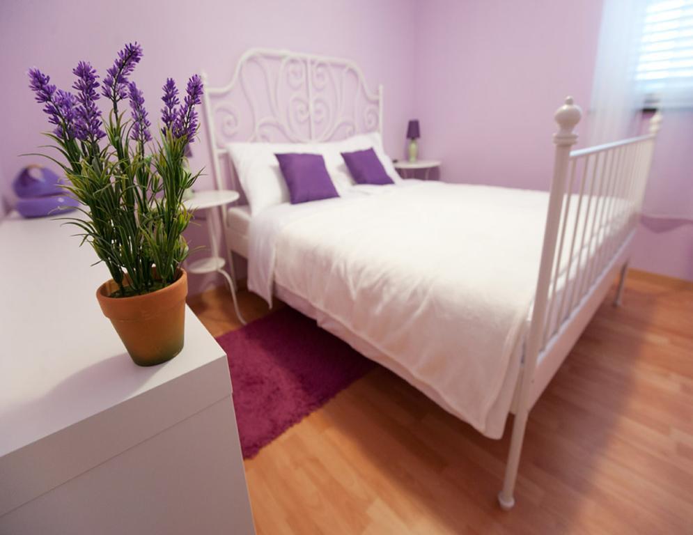 Viola Apartment *
