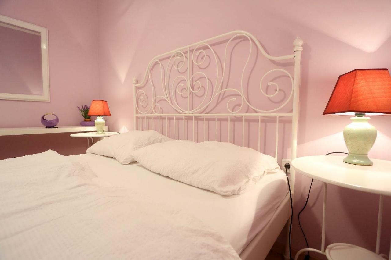 Viola Apartment